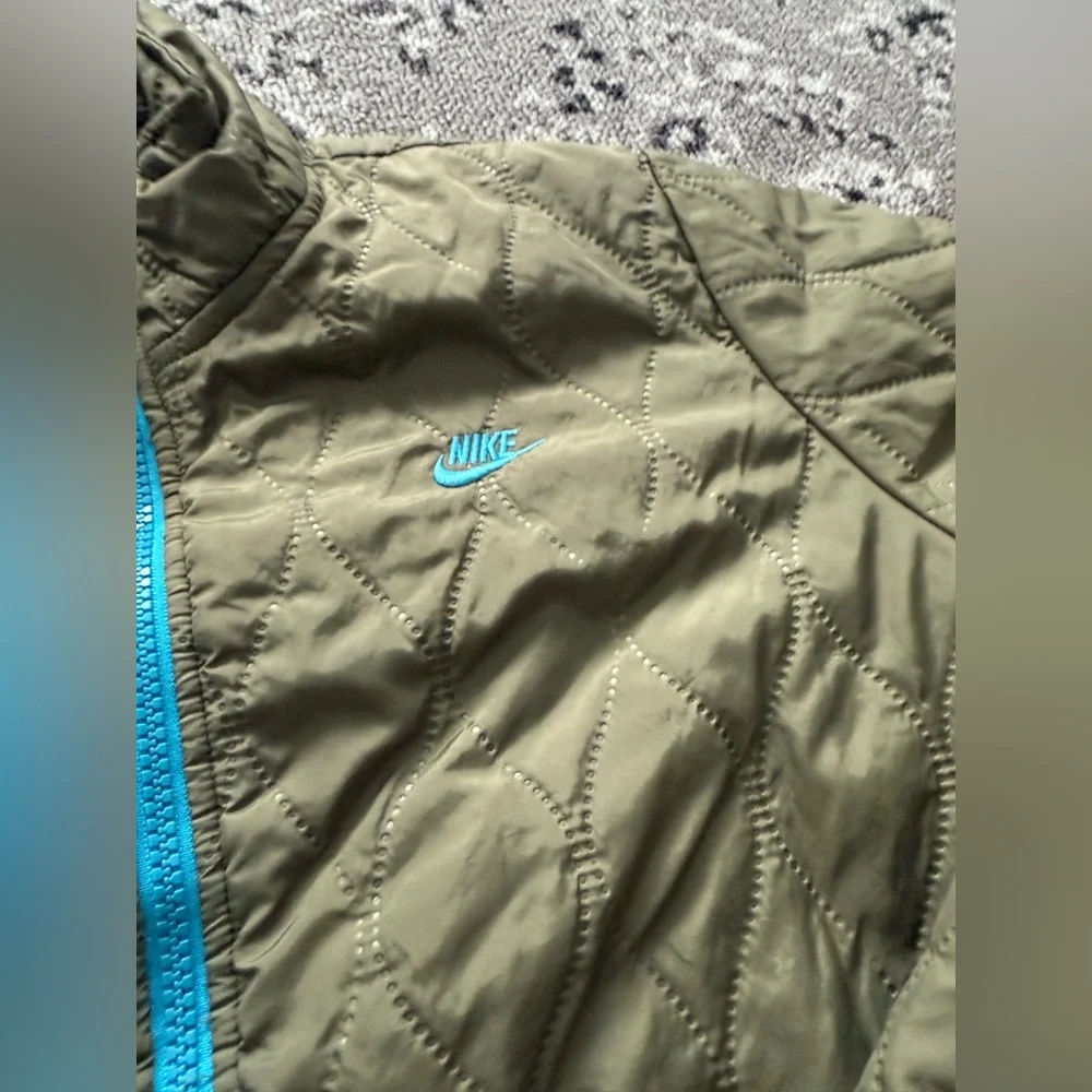 Women’s Vintage Nike Quilted Coat Jacket Size M 8-10 Green and Blue - Picture 3 of 11
